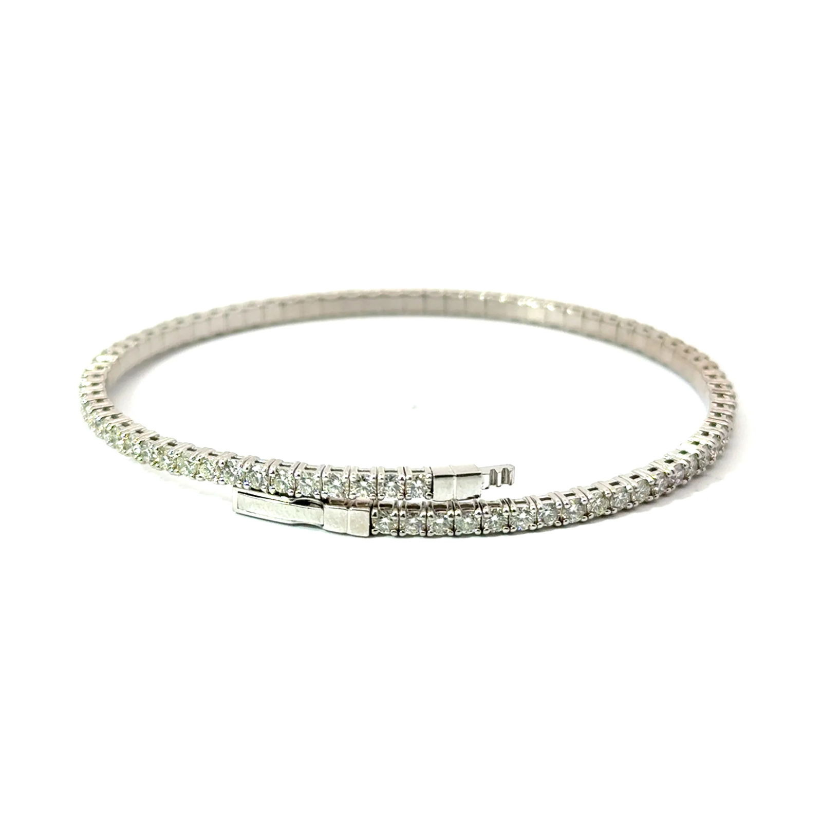 18KT GOLD DIAMOND BANGLE - 3
