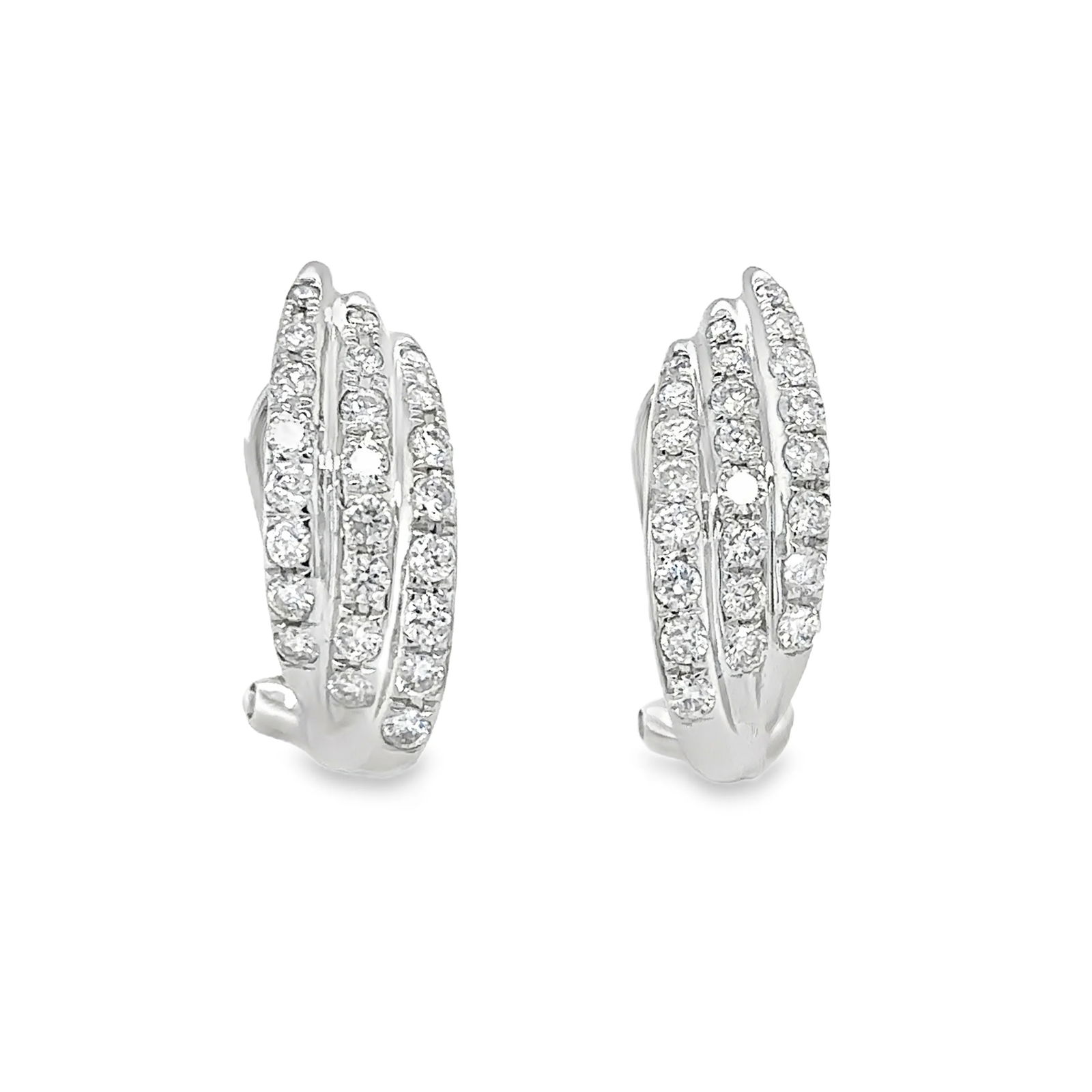 14KT WHITE GOLD DIAMOND HOOP EARRING: 14KT WHITE GOLD DIAMOND HOOP EARRING14KT WT. APPROX. 3.60 GRAMSDIAMOND WT. APPROX. 0.72 CARATSIZE: APPROX. 17.5 X 11.5 MMWIDTH: 6.5 MM