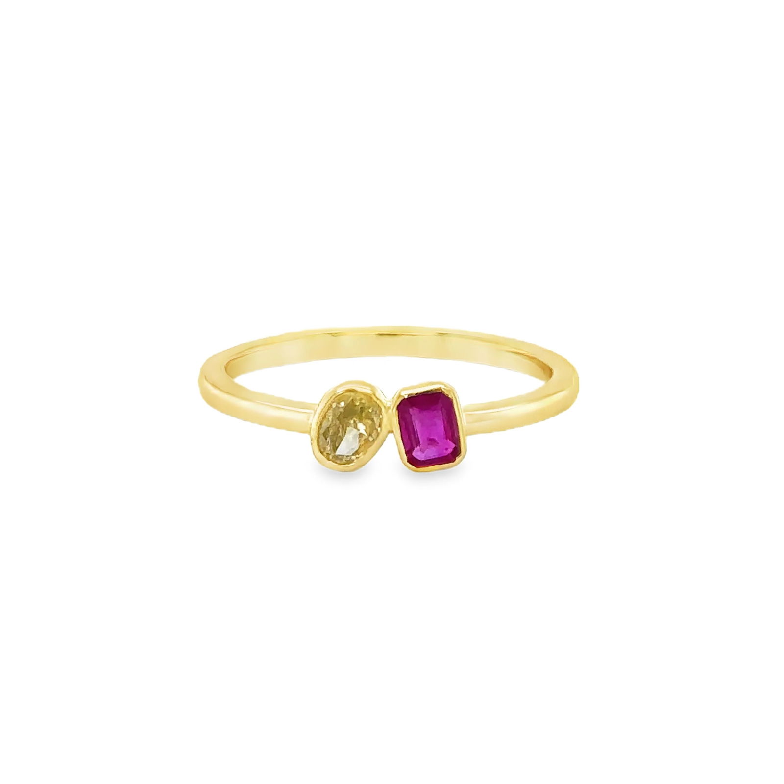 14KT YELLOW GOLD RUBY AND CHAMPAGNE DIAMOND RING: 14KT YELLOW GOLD RUBY AND CHAMPAGNE DIAMOND RING14KT GOLD WT. APPROX. 2.06 GRAMDIAMOND WT. APPROX. 0.28 CARAT/ 01 PCRUBY WT. APPROX. 0.26 CARAT/ 01 PCRING SIZE: 7