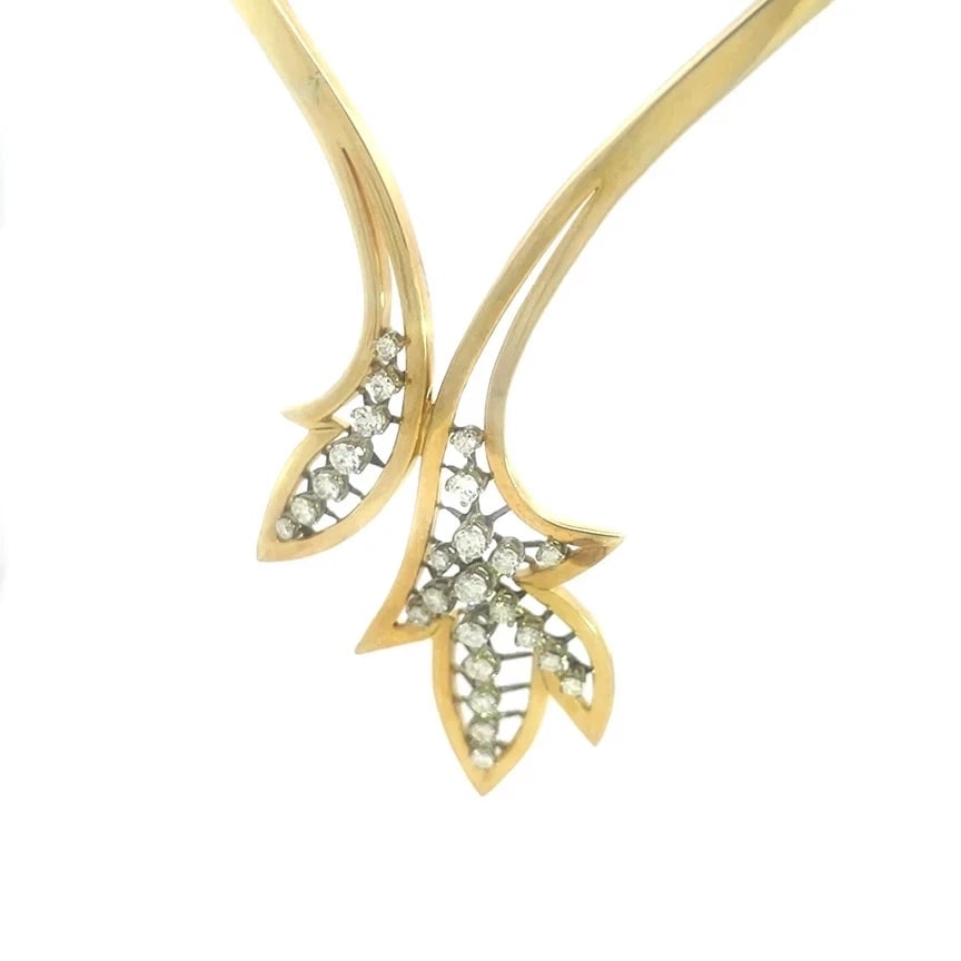 Diamond Gold Leaf Necklace 17k Yellow Long Section Bar Links: This is an eye-catching unique style necklace with long 3.5mm wide section curved bar links with a double style leaf shape centerpiece with round cut prong set natural white diamonds. The piece is