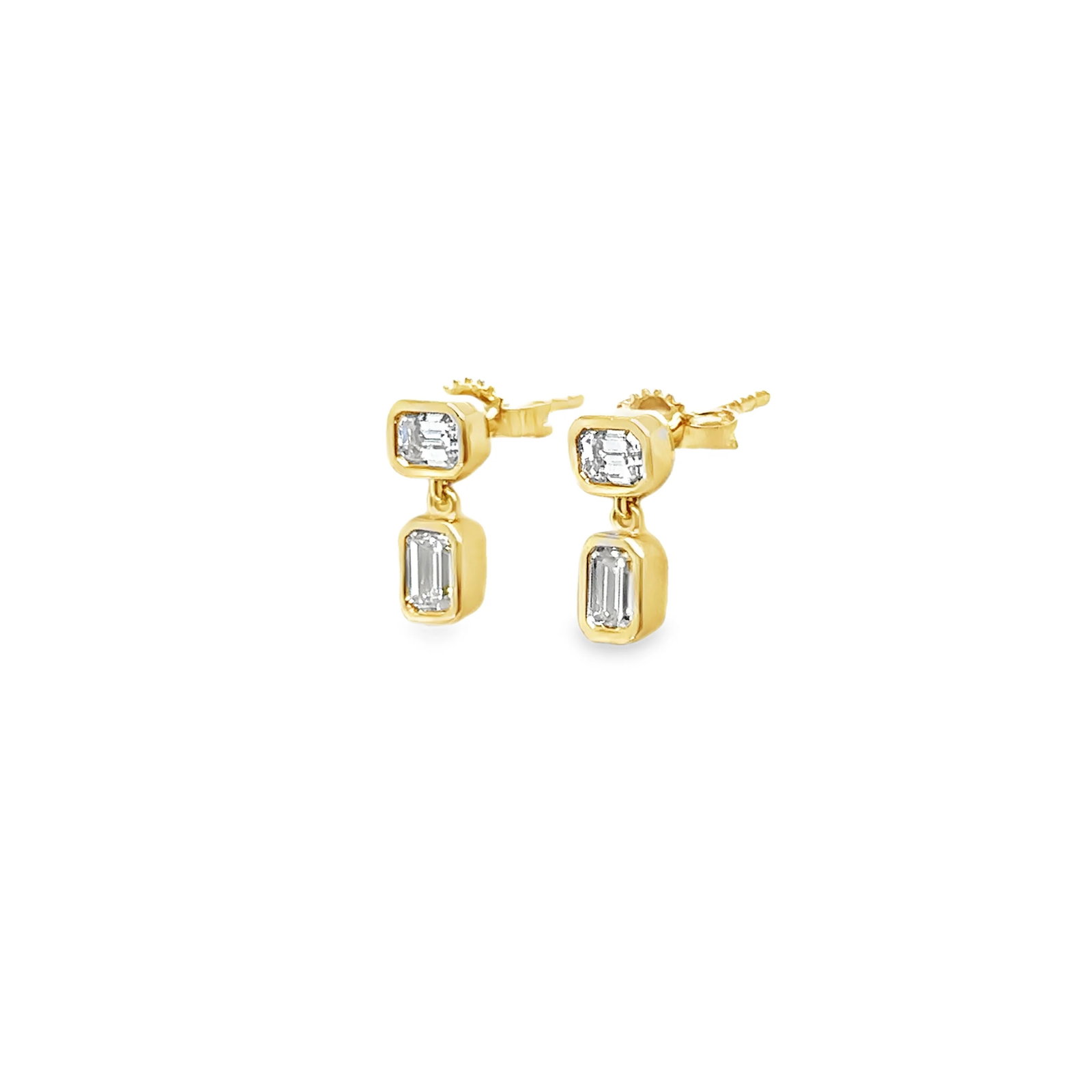 14KT GOLD DIAMOND DANGLING EARRINGS: 14KT YELLOW GOLD DIAMOND DANGLING EARRINGS14KT. GOLD WT. APPROX. 1.44 GRAMDIAMOND WT. APPROX. 0.52 CTS/ 4 PCSSIZE: APPOX.