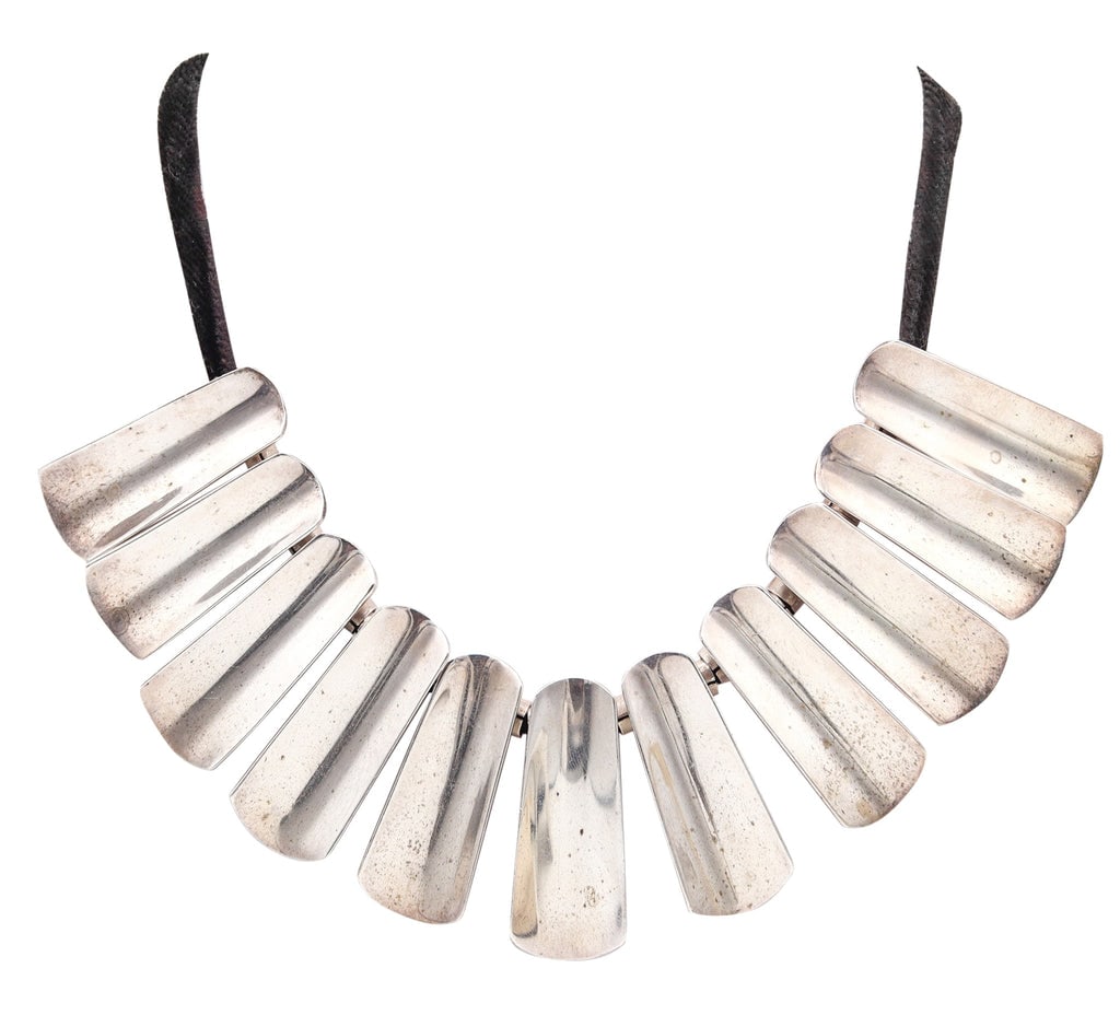 MODERNIST 1970 Mexico Sculptural Geometric Necklace In .925 Sterling Silver: A Mexican sculptural necklace in sterling.This striking sculptural necklace was created in Taxco during the 1970s, showcasing the region?s celebrated modernist design aesthetic. Expertly crafted, it f