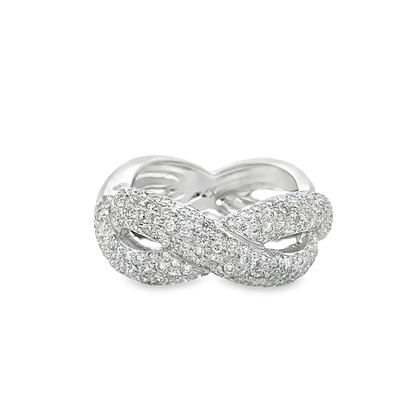 18KT WHITE GOLD DIAMOND RING (1 of 3)