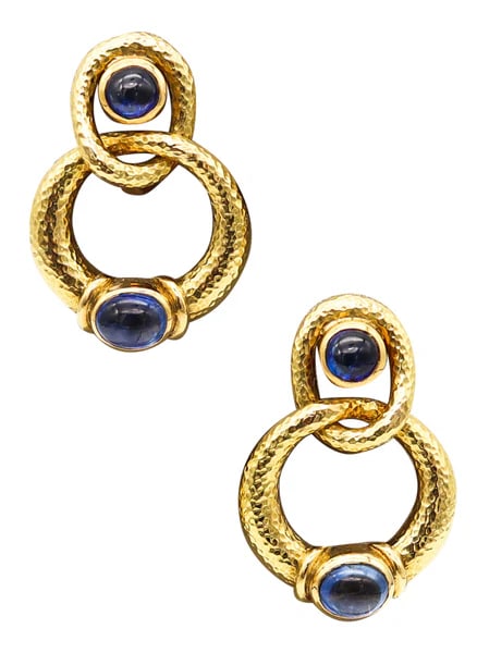 Clip-on earrings designed by David Webb (1925-1975).Very elegant pair of clips on earrings, created: Clip-on earrings designed by David Webb (1925-1975).Very elegant pair of clips on earrings, created in New York City at the jewelry atelier of David Webb back in the 1970. These beautiful dangle clips
