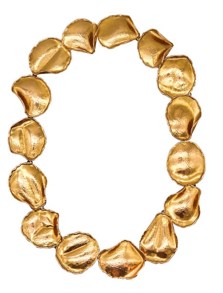 Necklace of petals designed by Angela Cummings.Beautiful necklace, created by Angela Cummings for: Necklace of petals designed by Angela Cummings.Beautiful necklace, created by Angela Cummings for the Tiffany Studios in New York city, back in the 1979. This iconic and unique necklace was carefully 