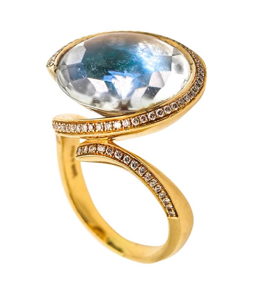 A cocktail ring designed by Salavetti-Milano.An aerodynamic cocktail ring created in Milano Italy by: A cocktail ring designed by Salavetti-Milano.An aerodynamic cocktail ring created in Milano Italy by the jewelry house of Salavetti. This beautiful ring has been crafted with modern patterns in solid 