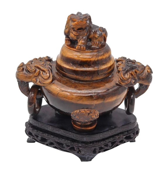 QING DYNASTY 20th Century Carved Tiger's Eye Foo-Dog Censer With Cover Lid: An early 20th century censer from the Qing Dynasty.This is a beautiful highly detailed small censer, created in the early 20th century during the Qing Dynasty, circa 1910. The censer has been designed
