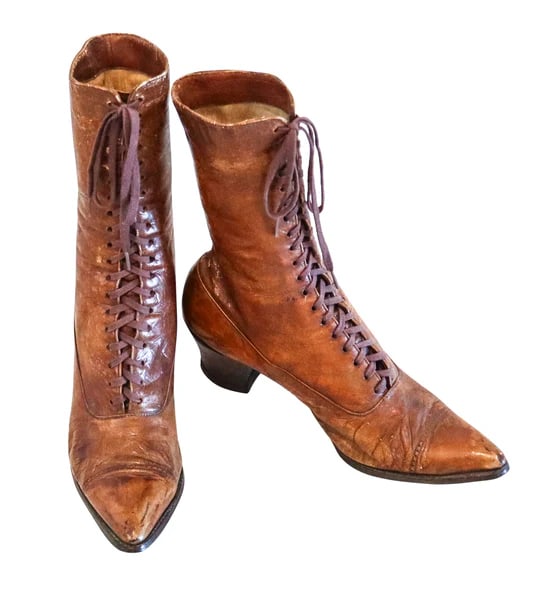 EDWARDIAN 1910 Unusual Pair Of Antique Leather Lady Shoes Good For Bookends (1 of 8)