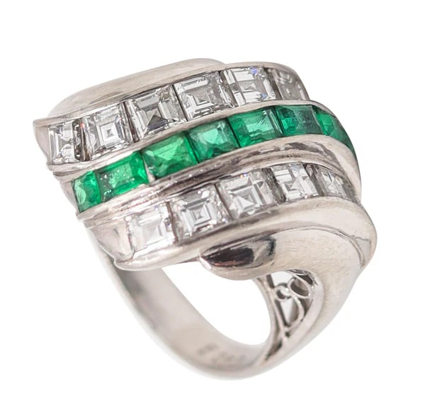 ART DECO 1940 Cocktail Ring In Platinum With Ctw Carre Diamonds & Emeralds (1 of 6)