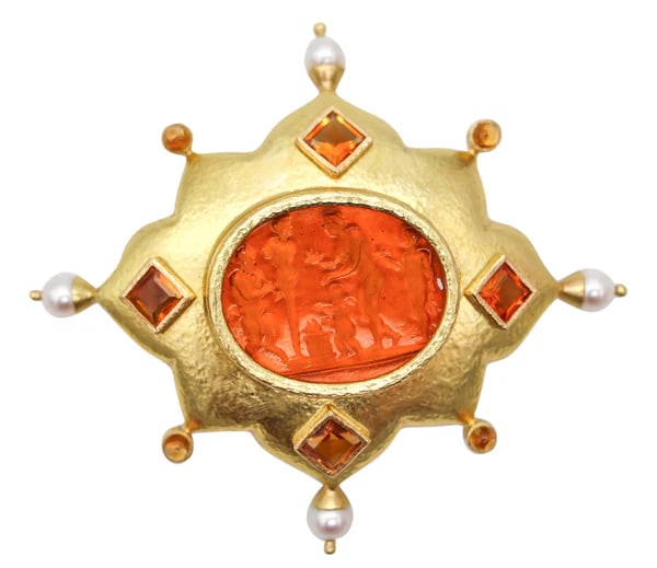 ELIZABETH LOCKE Byzantine Revival Brooch In Hammered Solid 18Kt Yellow Gold: A Byzantine revival pendant-brooch designed by Elizabeth LockeThis a beautiful historical pendant-brooch created by the iconic jewelry designer of Elizabeth Locke, back in the 1990's. This artistic pi