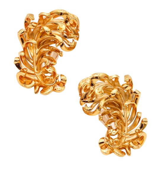 JAR PARIS Golden Feathers Clips On Earrings In 18Kt Gold and Aluminum: Pair of clips-on earrings designed by JAR Paris.These are a splendid pair of clips-on earrings, created in Paris France by the iconic luxury jewelry designer Joel Arthur Rosenthal known as JAR Paris. 