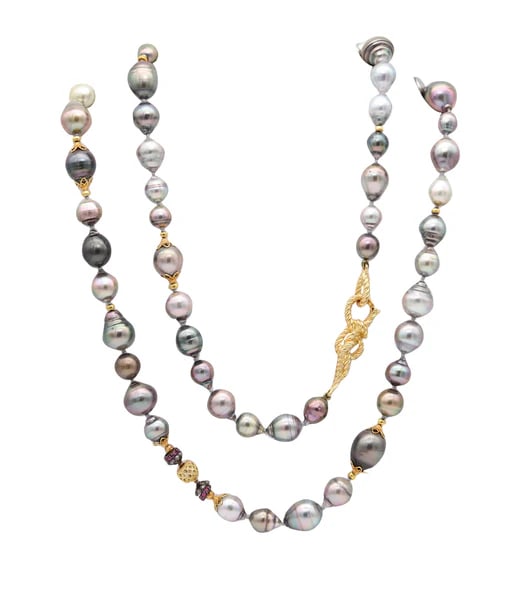 VERDURA Milano Long Tahitian-Pearls Sautoir Necklace In 18Kt Gold Rubies & Diamonds: Long sautoir necklace designed by Verdura.This is a fabulous long sautoir-necklace created in Milano Italy by the renowned jewelry house of Verdura. The gorgeous rare necklace is quite rare since was 
