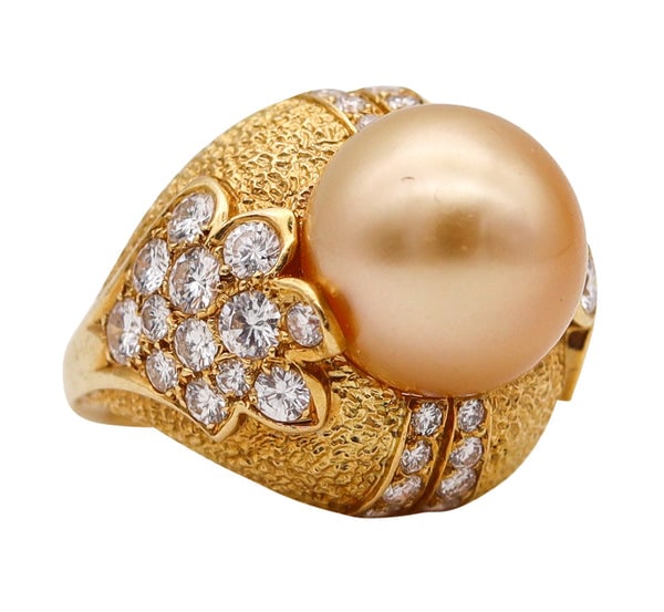 -Van Cleef Arpels Golden Pearl Cocktail Ring In 18Kt Gold With 3.46 Ctw In Diamonds (1 of 8)