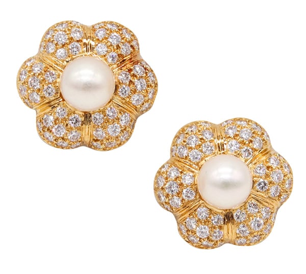 BLACK STARR & FROST Clips Earrings In 18Kt Gold With 3.26 Ctw In Diamonds & Pearls: Clips-on earrings designed by Black, Starr & Frost.This is a beautiful pair of clips-on earrings created by the American jewelry company of Black Starr & Frost. These earrings have been exceptionally 