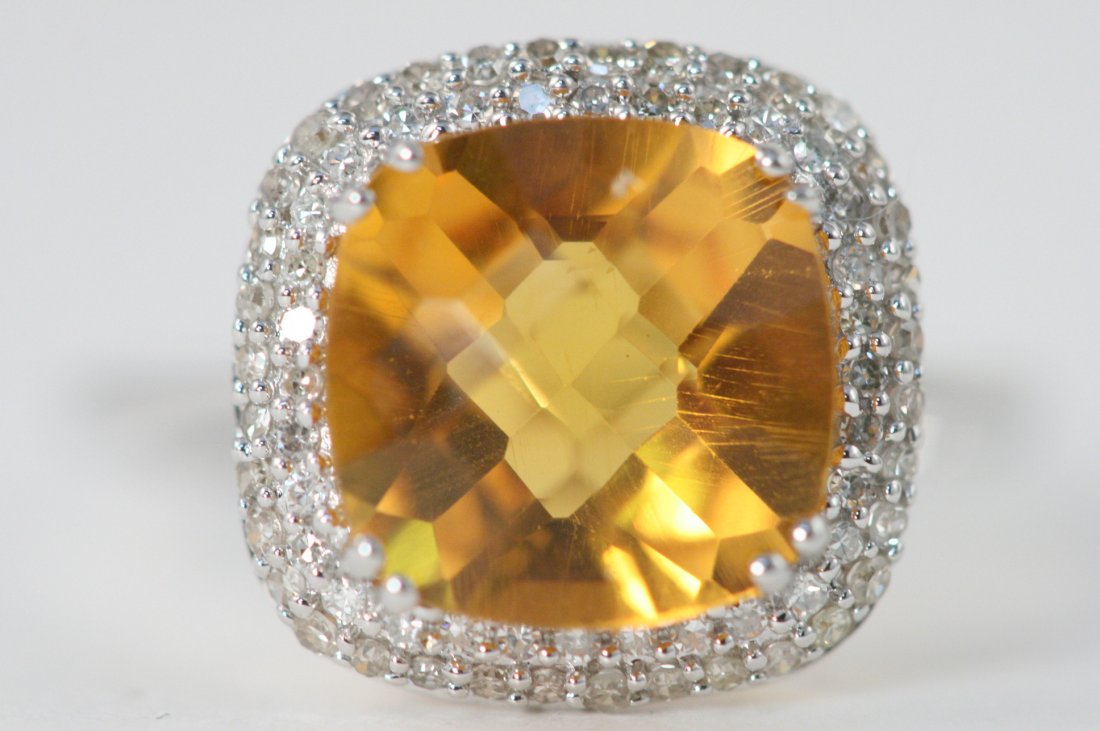 14K W/G CITRINE RING WITH DIAMONDS: 14K W/G RING WITH 3.88CTS CITRINE AND .28CTS DIAMONDS