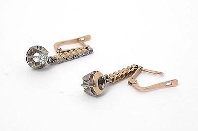 VINTAGE 18k GOLD & DIAMONDS LADIES EXQUISITE DANGLE: This is a very lovely vintage 18k gold, dangling diamonds earrings.The earrings have a long run of gold barrel shapes, each set with a small old mine cut diamond in a white gold layer,while the base i