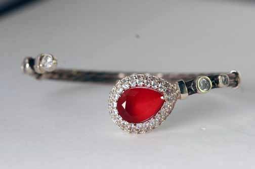 Lovely pear shape ruby bangle bracelet. (1 of 5)