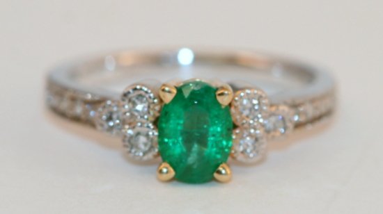 FINE QUALITY LADIES 14K GOLD RING (1 of 3)