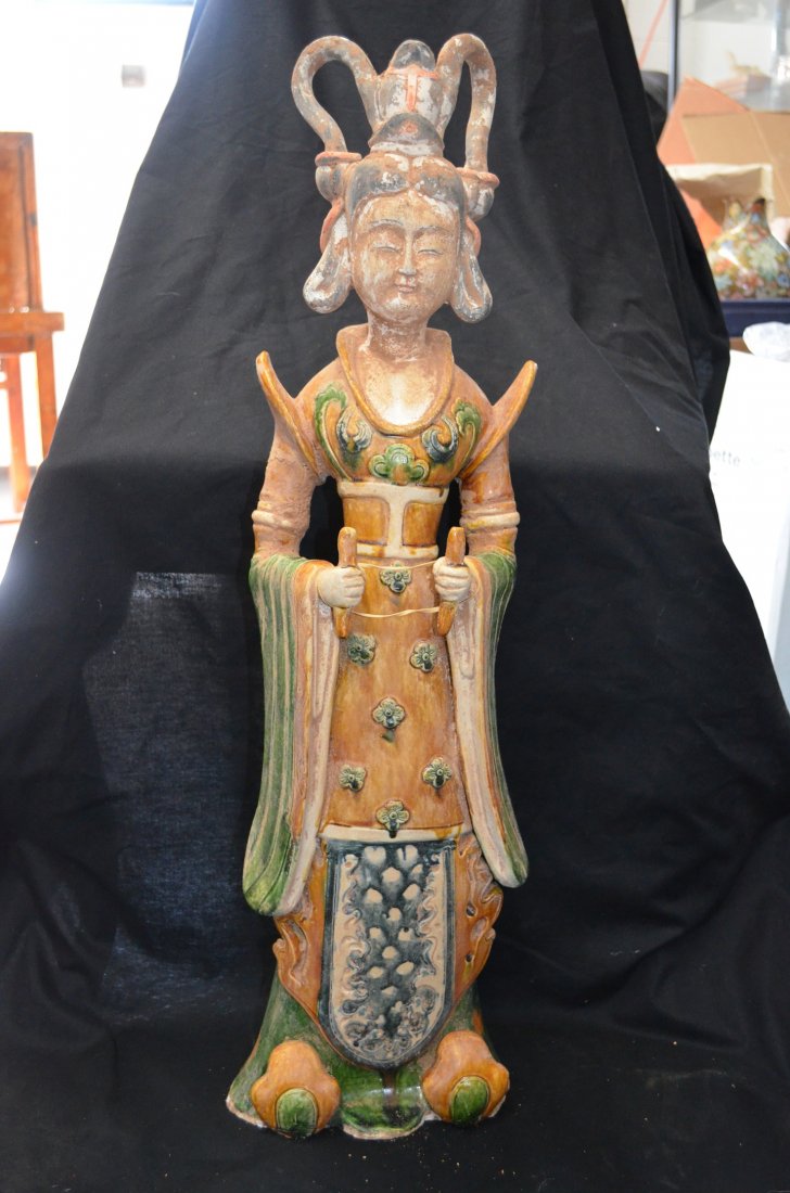 Beautiful lady: Tang dynasty lady,"private collection of a senior citizen from Ohio, seller gaurantees that it is not a reproduct,with him for more than 20 years