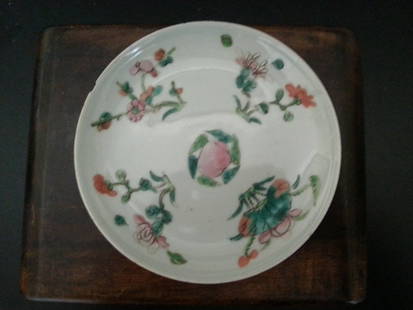 Qing dynasty plate: Chinese, Qing dynasty plate, depicting floral design.private collection from Bloomfield hills , Michigan, Seller gaurantees it not a reproduct,D 5.5"