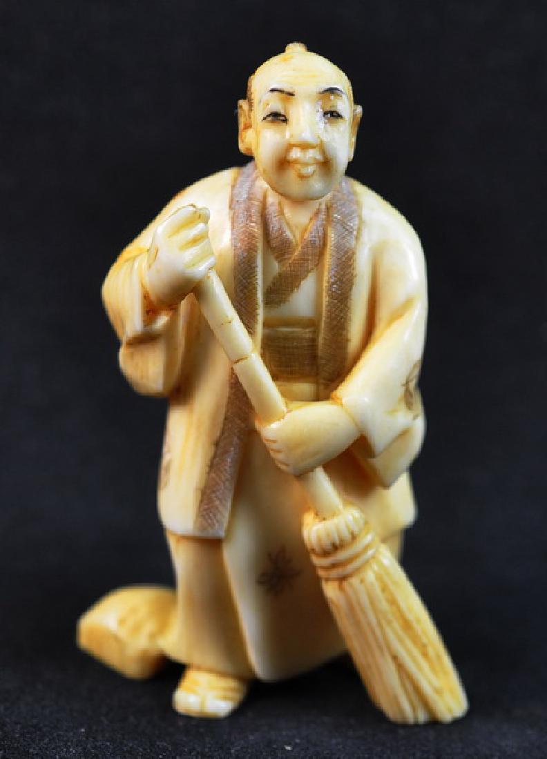 JAPANESE HAND CARVED ANTIQUE NETSUKE W.MARKED (1 of 7)