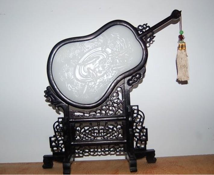 Chinese Carved Screen w. Wood Base: 14.5“ X 12.5“