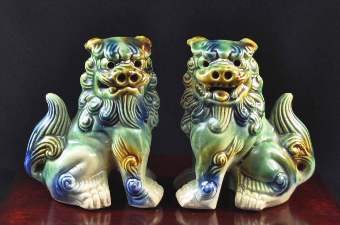 2 Chinese Porcelain Foo Dogs: Measurements: 5.5“ X 5“ X 3“ each, All cracks, chips or hairlines, it will be marked on the pictures with an arrow. If there are no arrows, then it means that the item is in good condition. All 