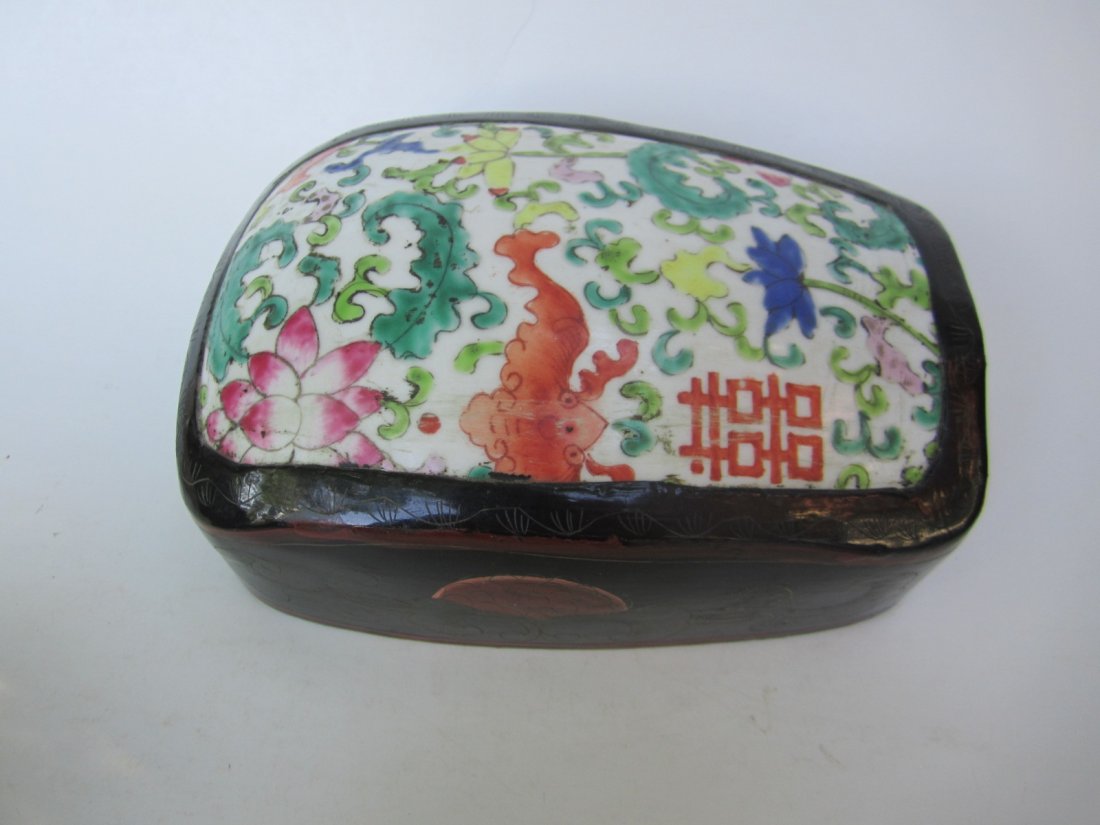 Chinese gilt decorated lacquered box - 8