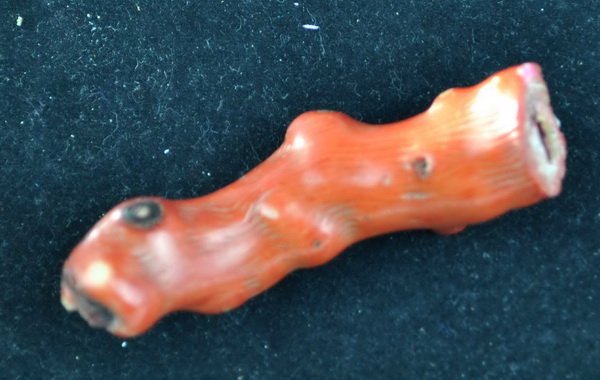 Chinese Coral Pice: Measurements: H: 3" X D: 0.75".