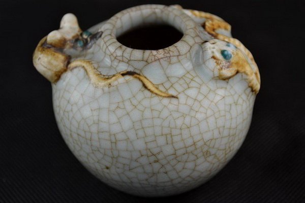 Chinese Porcelain Brush Washer: Measurements: H: 3" X D: 3.5".