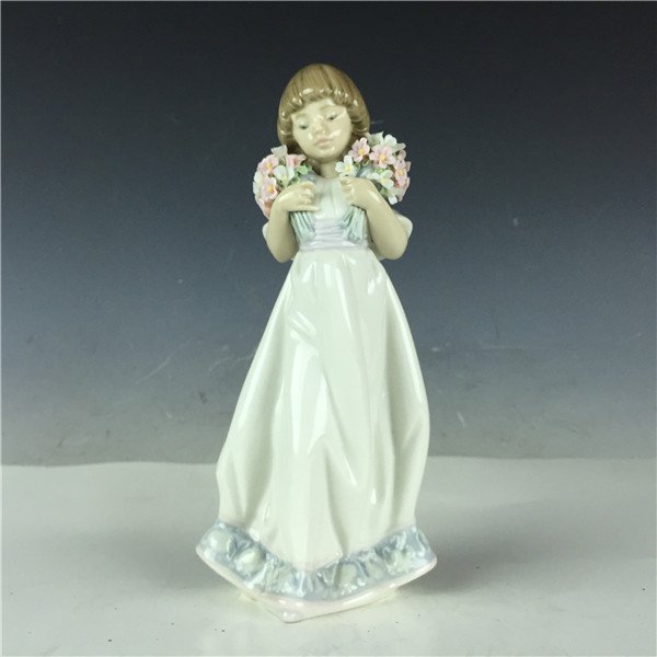 8" Retired Lladro Porcelain #7603 Spring Bouquets @1987 (1 of 4)