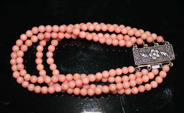Chinese Coral Beads bracelet (1 of 8)