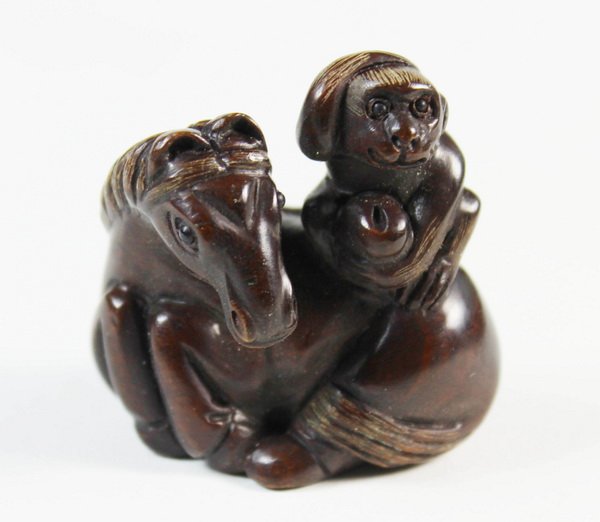 JAPANESE ANTIQUE 19TH C SIGNED BOXWOOD NETSUKE (1 of 8)