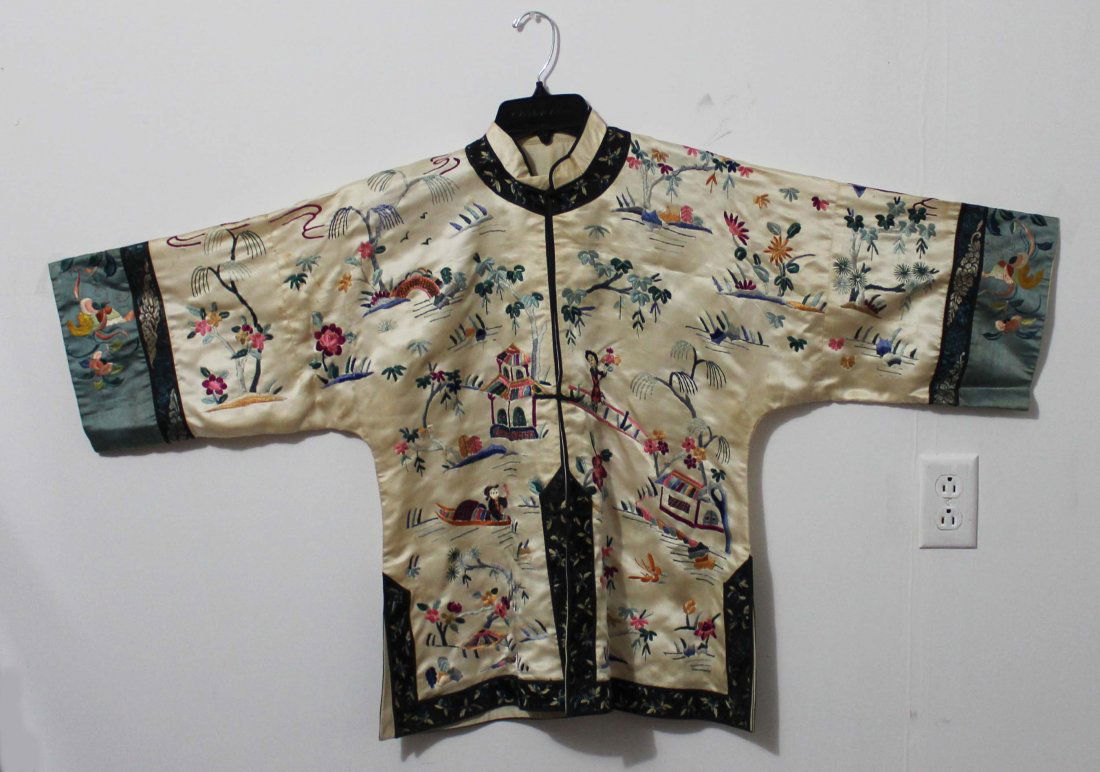 Chinese Silk Robe Embroidery (1 of 8)