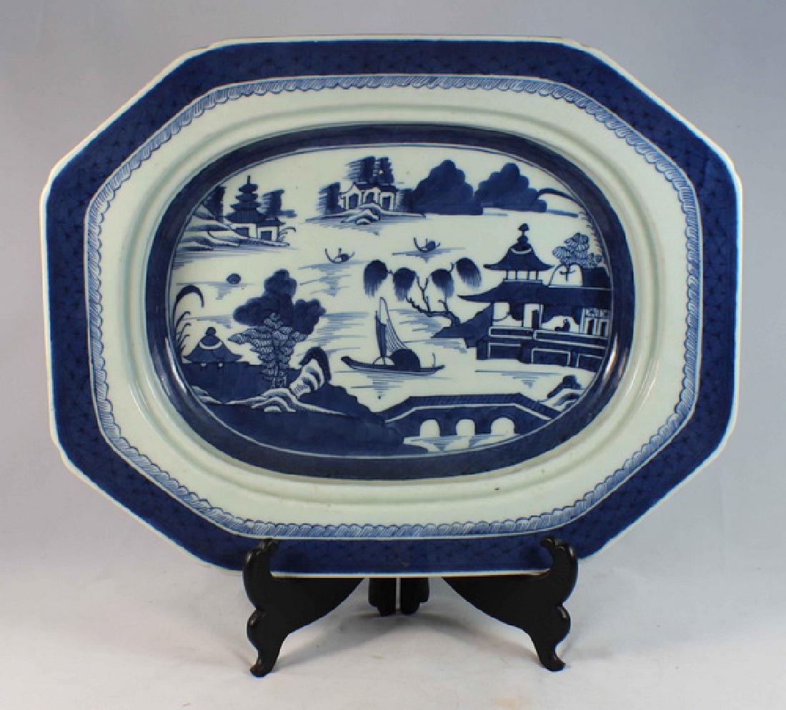 Antique Chinese Export Porcelain Plate (1 of 7)