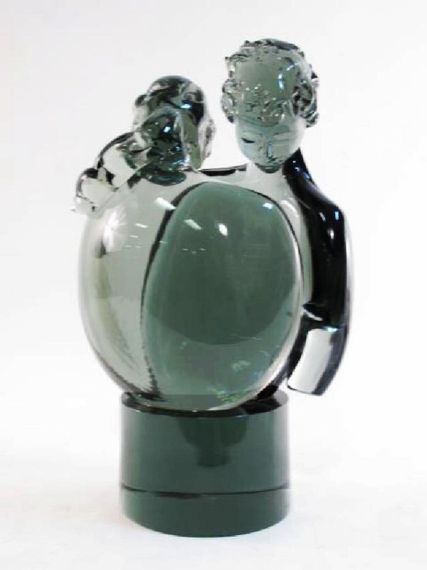 LOREDANO ROSIN CONTEMPORARY GLASS SCULPTURE: Loredano Rosin contemporary glass sculpture depicting an embracing couple. Signed on top of base "Loredano Rosin". Condition: good, no chips or cracks, no scratches, see images. Measures 17.75" tall x