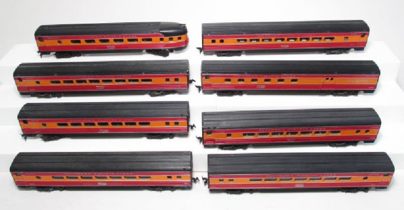 MTH HO SOUTHERN PACIFIC DAYLIGHT 8 TRAIN CAR SET (1 of 6)