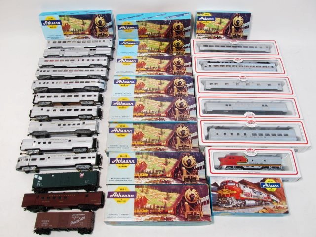 VINTAGE ATHEARN & MODEL POWER HO SCALE TRAIN CARS (1 of 8)