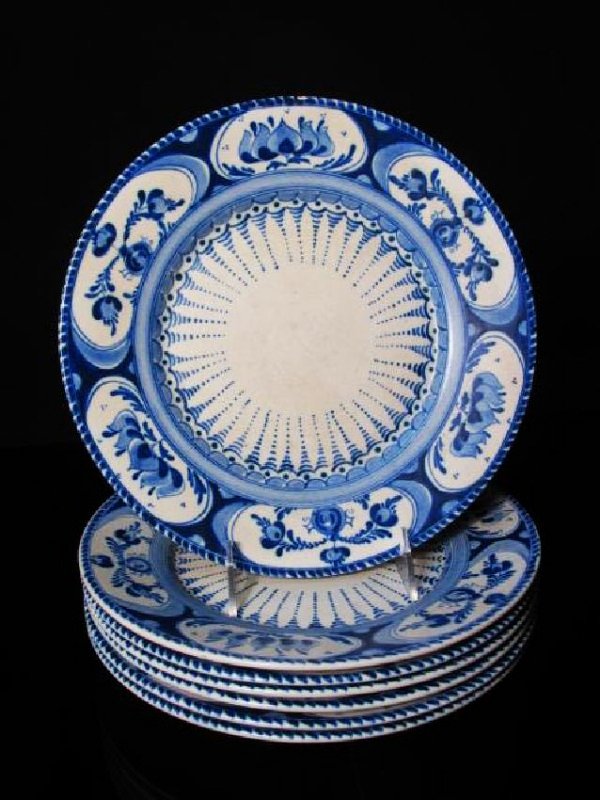 SEVEN GOUDA DUTCH BLUE WHITE DELFT POTTERY PLATES (1 of 8)