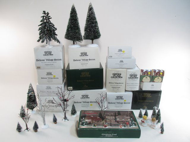 LARGE GROUP DEPT. 56 HERITAGE VILLAGE HOLIDAY (1 of 10)