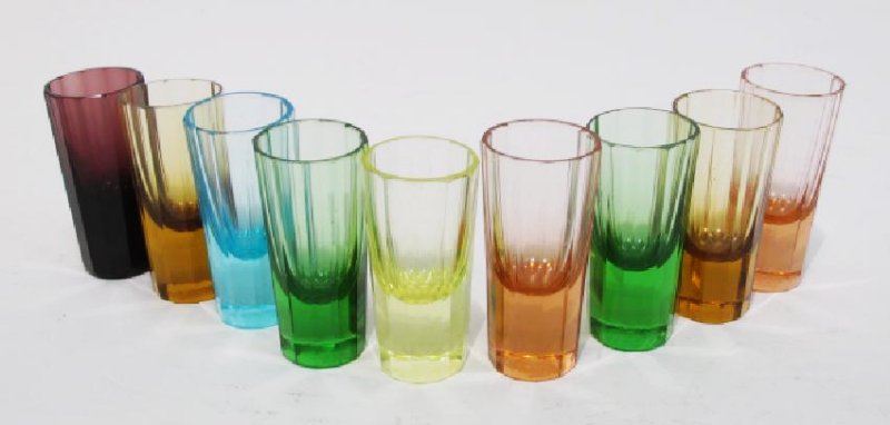 VINTAGE MULTICOLOR GLASS CORDIALS/LIQUEUR GLASSES (1 of 5)