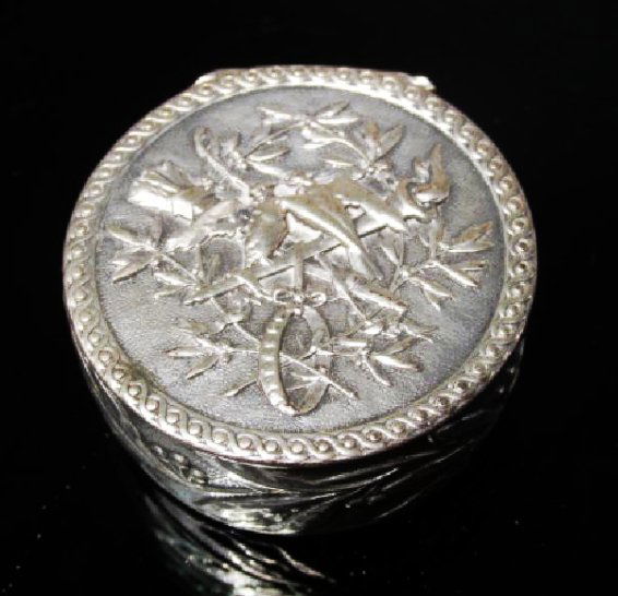 ANTIQUE REPOUSSE SILVER PILL BOX (1 of 7)