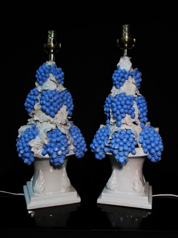PAIR VINTAGE ITALIAN GRAPE BUNCH PORCELAIN LAMPS (1 of 19)