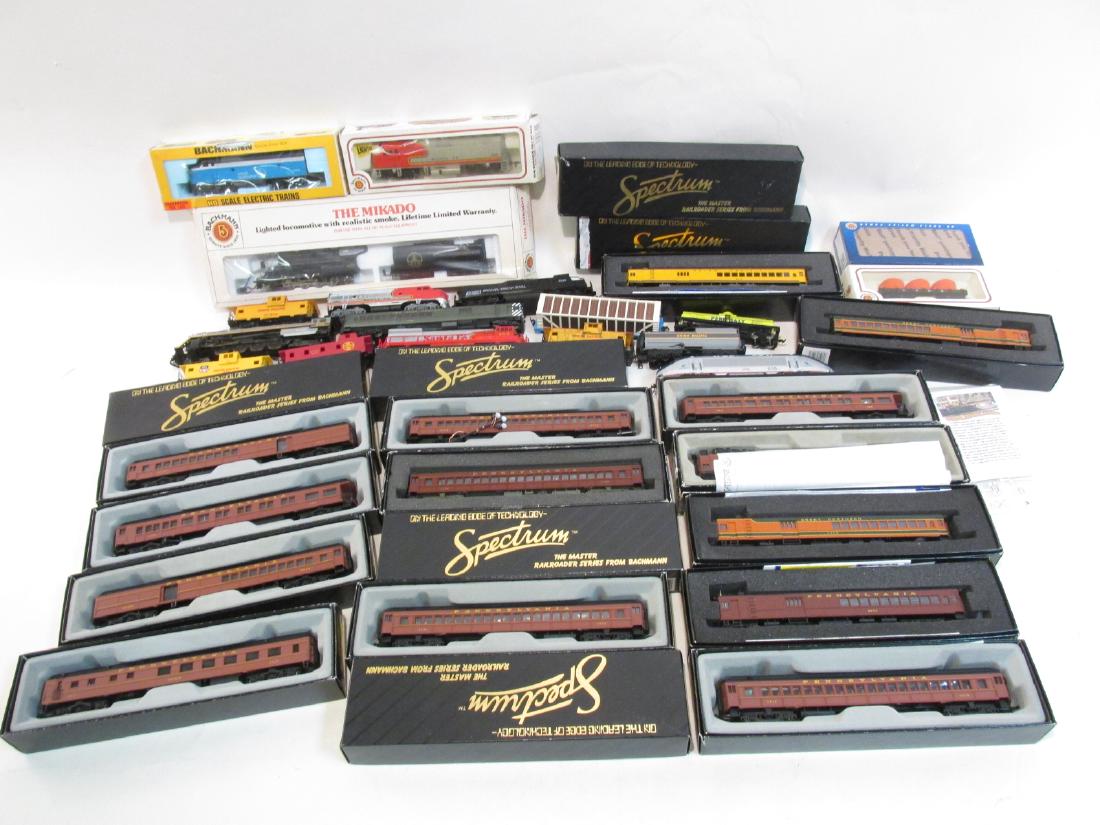 ASSORTED BACHMANN SPECTRUM HO GAUGE MODEL TRAINS (1 of 9)