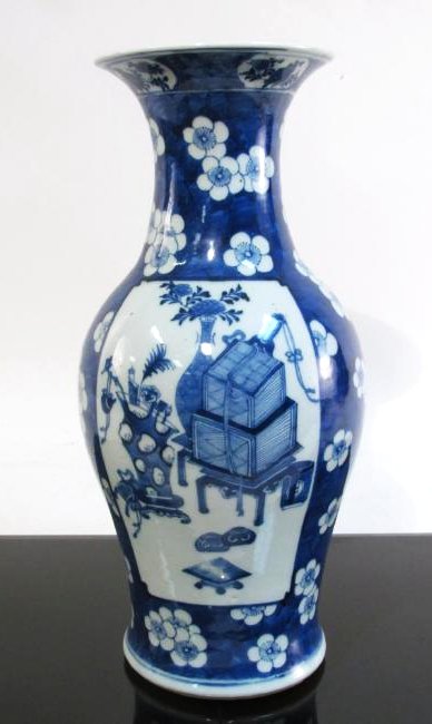 CHINESE LATE QING DYN PORCELAIN BLUE & WHITE VASE (1 of 10)