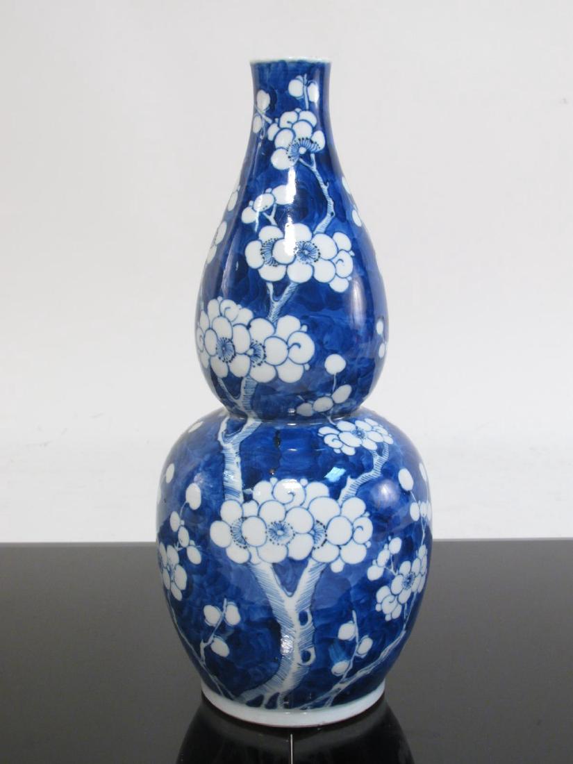 LATE QING CHINESE CHERRY BLOSSOM PRUNUS GOURD VASE (1 of 6)