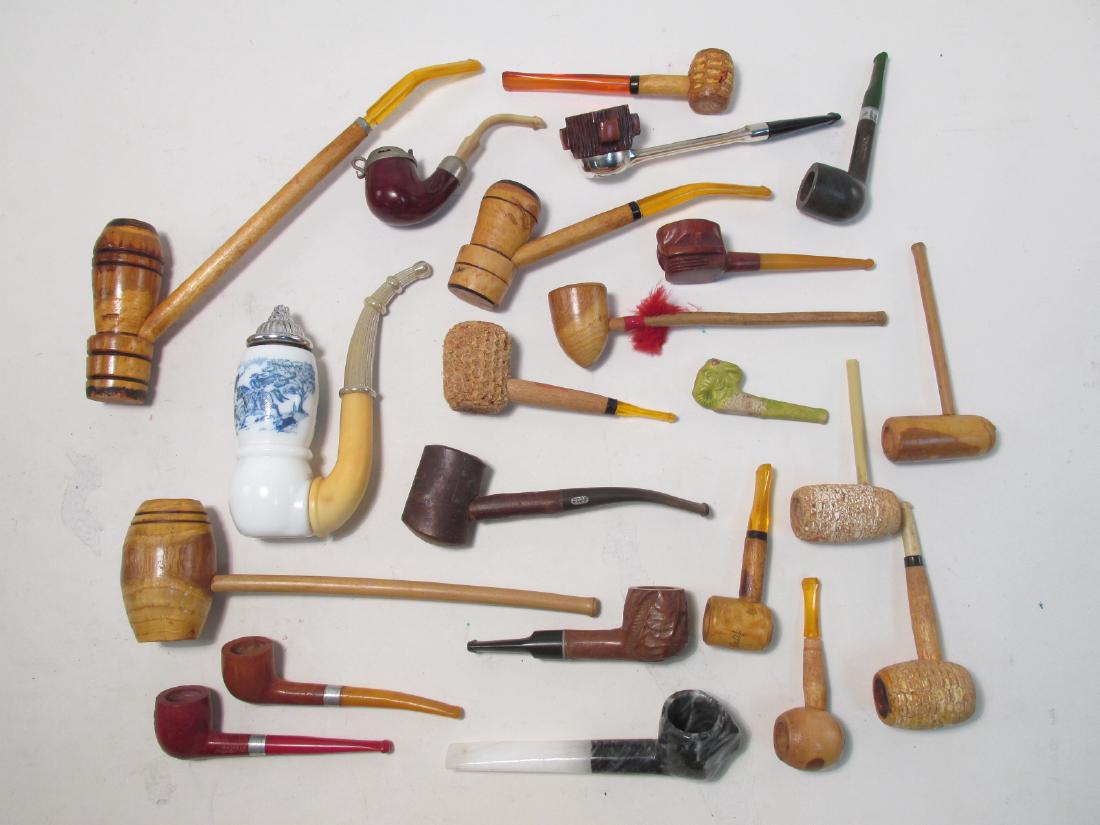 TWENTY-ONE VINTAGE ASSORTED TOBACCO SMOKING PIPES (1 of 10)