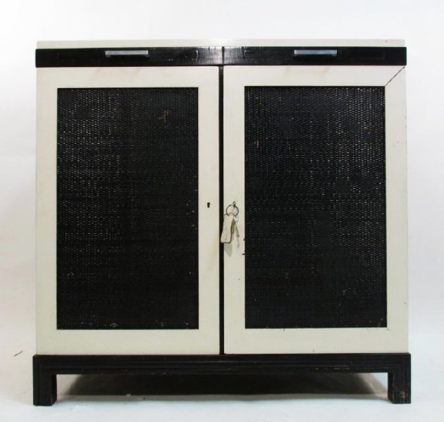 VINTAGE MID CENTURY MODERN LACQUER CABINET (1 of 9)