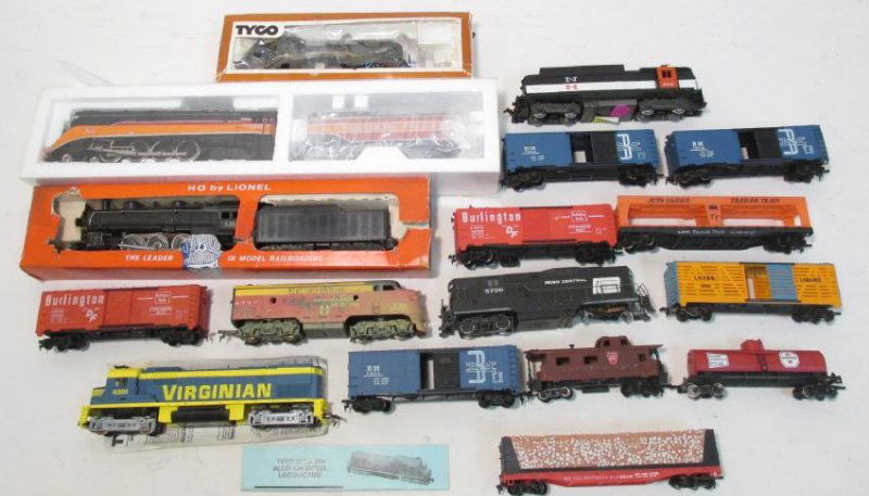 VINTAGE LIONEL & TYCO HO GAUGE MODEL SCALE TRAINS (1 of 9)