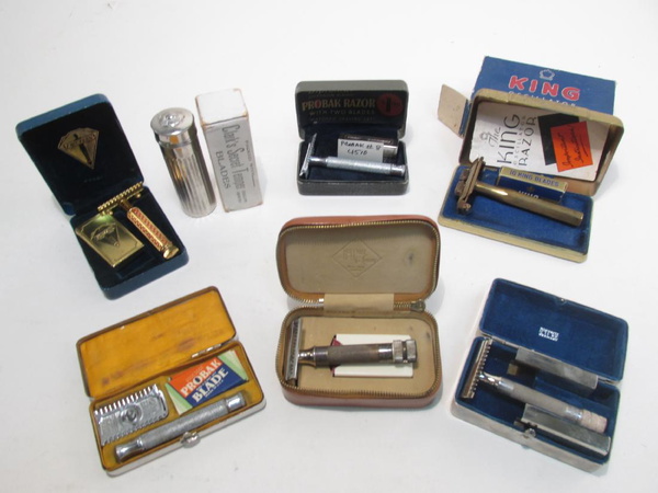 Seven Assorted Vintage De Safety Razors
